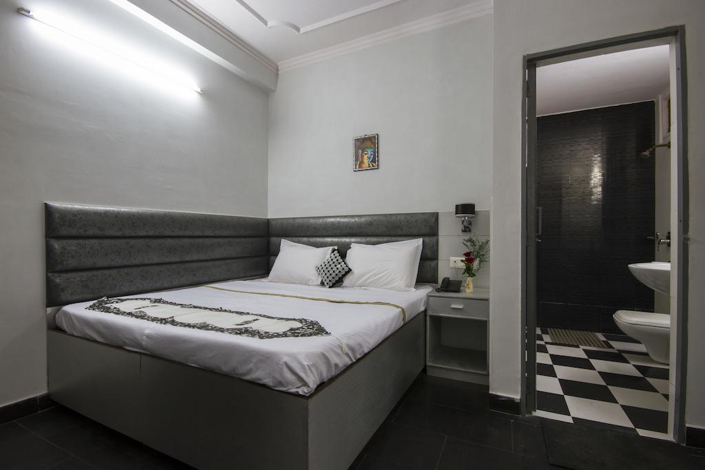 Hotel Kwality Nova Deli Quarto foto